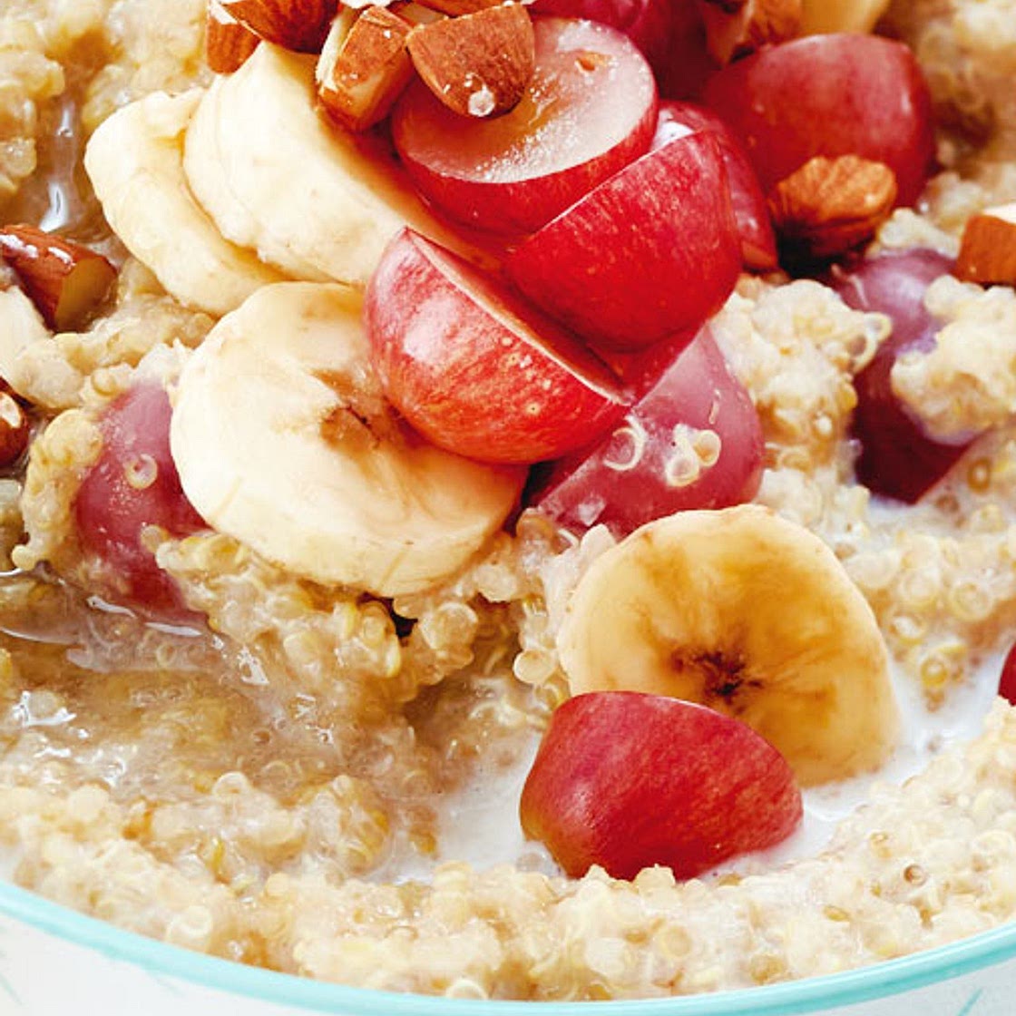 Quinoa-Porridge mit Trauben und Banane