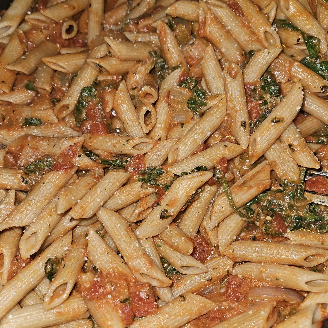 Creamy Tomato and Spinach Pasta