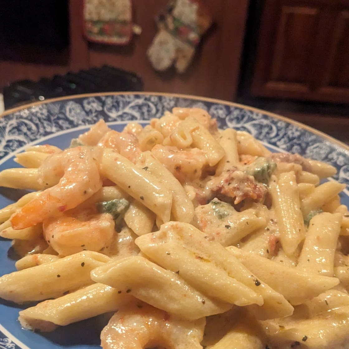 Creamy Mozzarella Shrimp Pasta