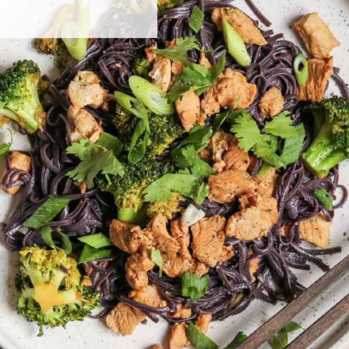 TURKEY &. BROCCOLI STIR FRY