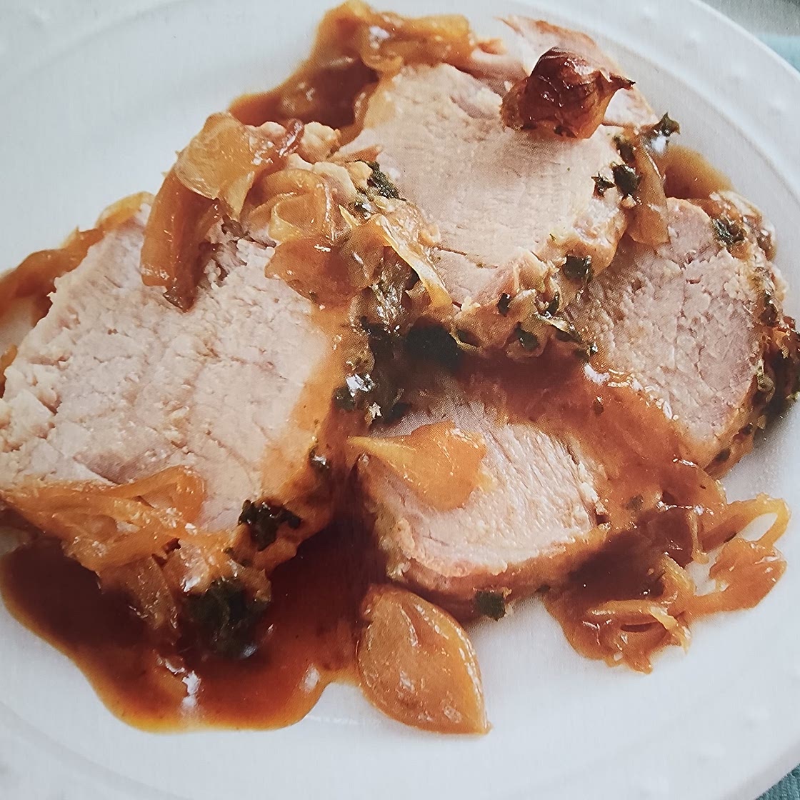 Pork loin with sherry and red onions.