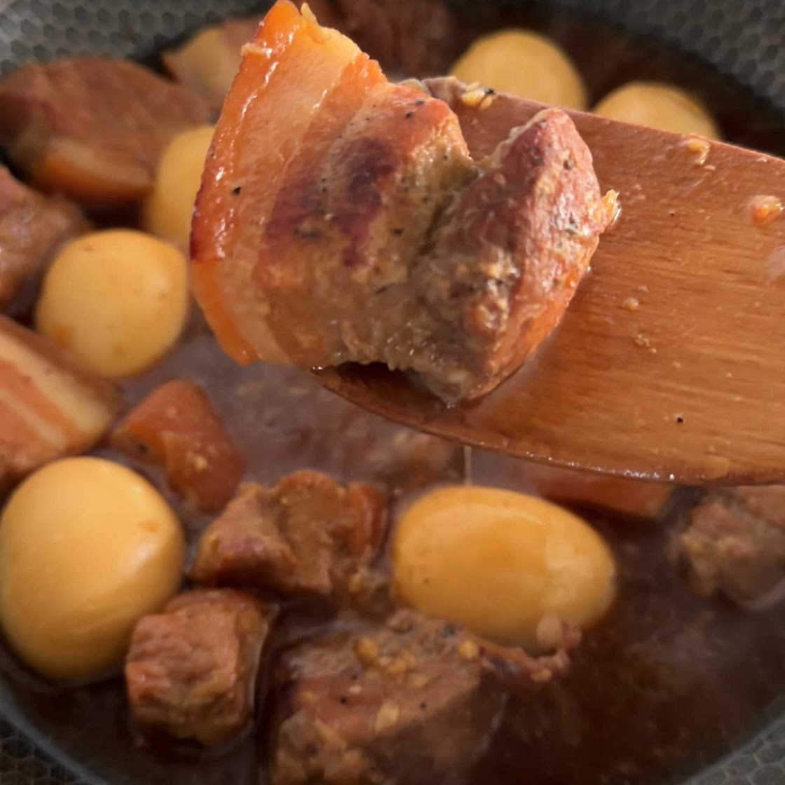 Braised Pork Belly with Eggs 