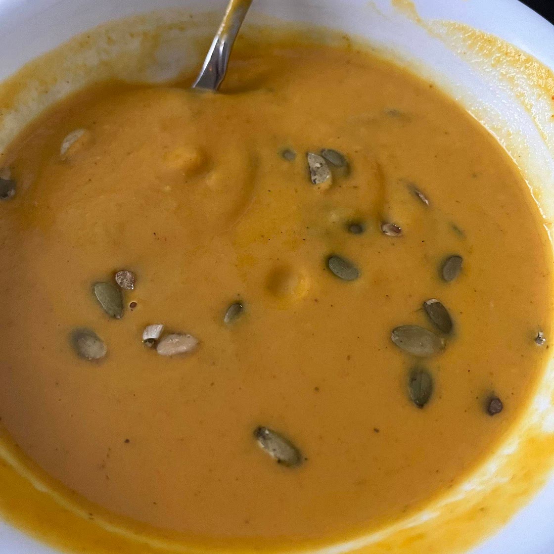 Vegan Sweet potato soup with pumpkin seeds 