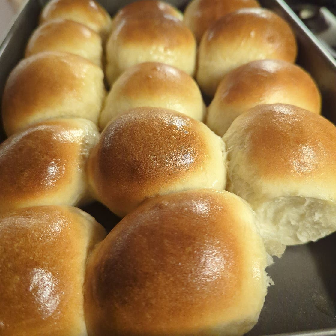 1-Hour Soft and Buttery Dinner Rolls