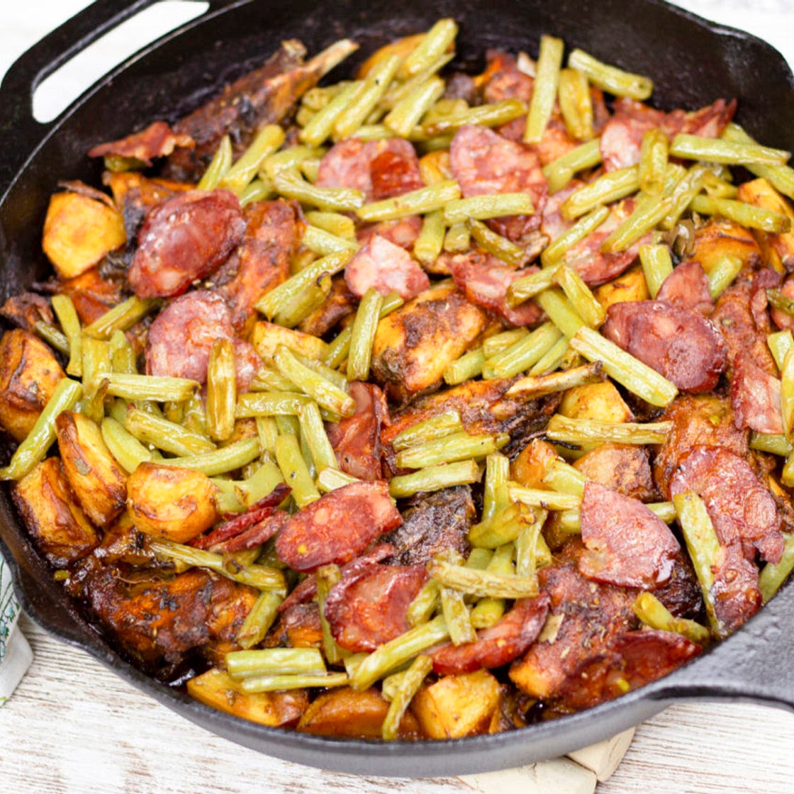 Receita de Coelho Assado com Batata e Feijão-Verde - Clara de Sousa