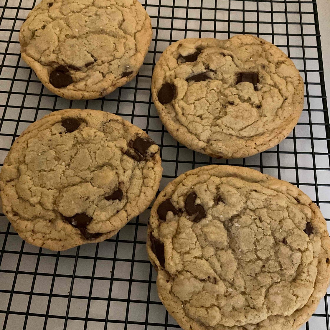 Absolutely amazing and decadent chocolate chip cookies 