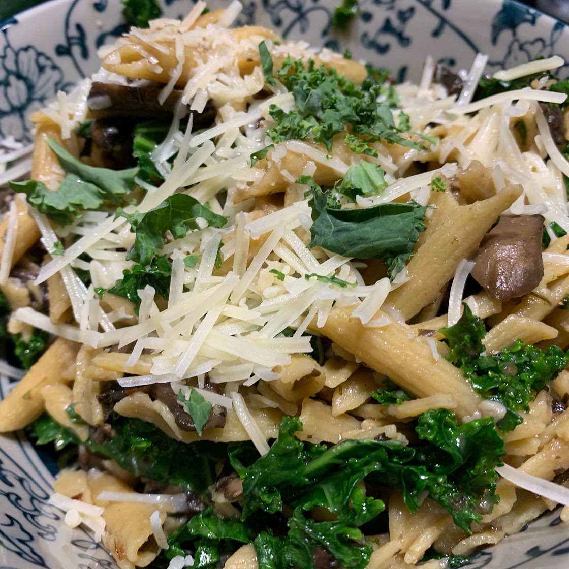 GARLICKY MUSHROOM + KALE WITH LINGUINE