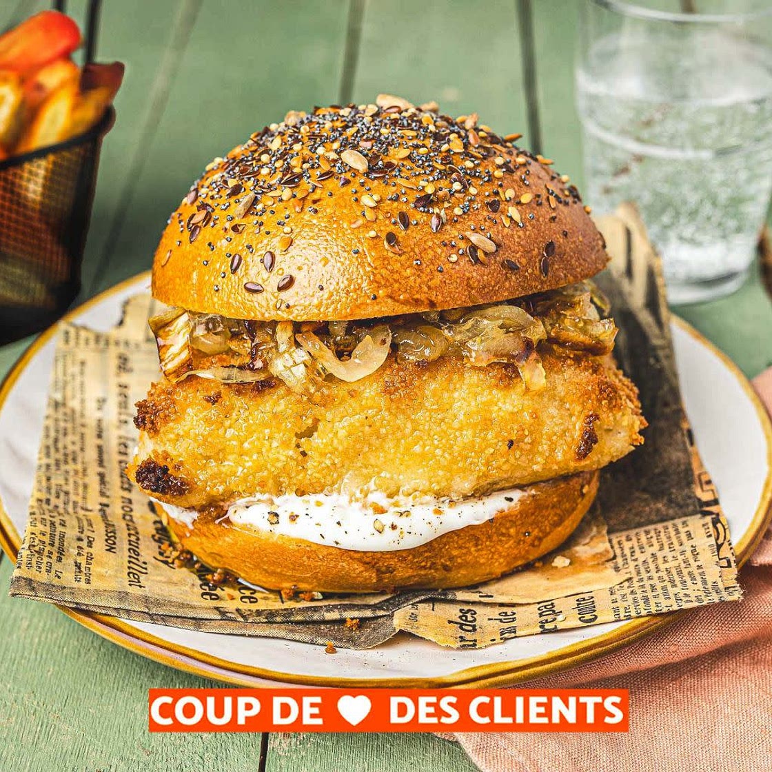 Fish burger veggie et frites de carottes, sauce à l'échalote et au citron