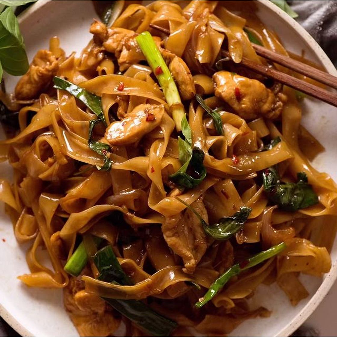 Thai Drunken Noodles (Pad Kee Mao) | 454 cal, 2 - 3 Serves