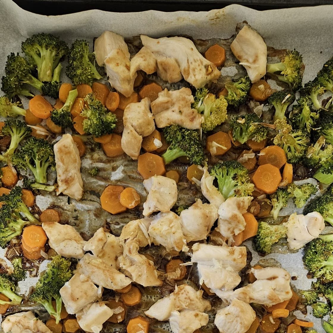 Honey Garlic Chicken and Veggie Sheet Pan Stir Fry