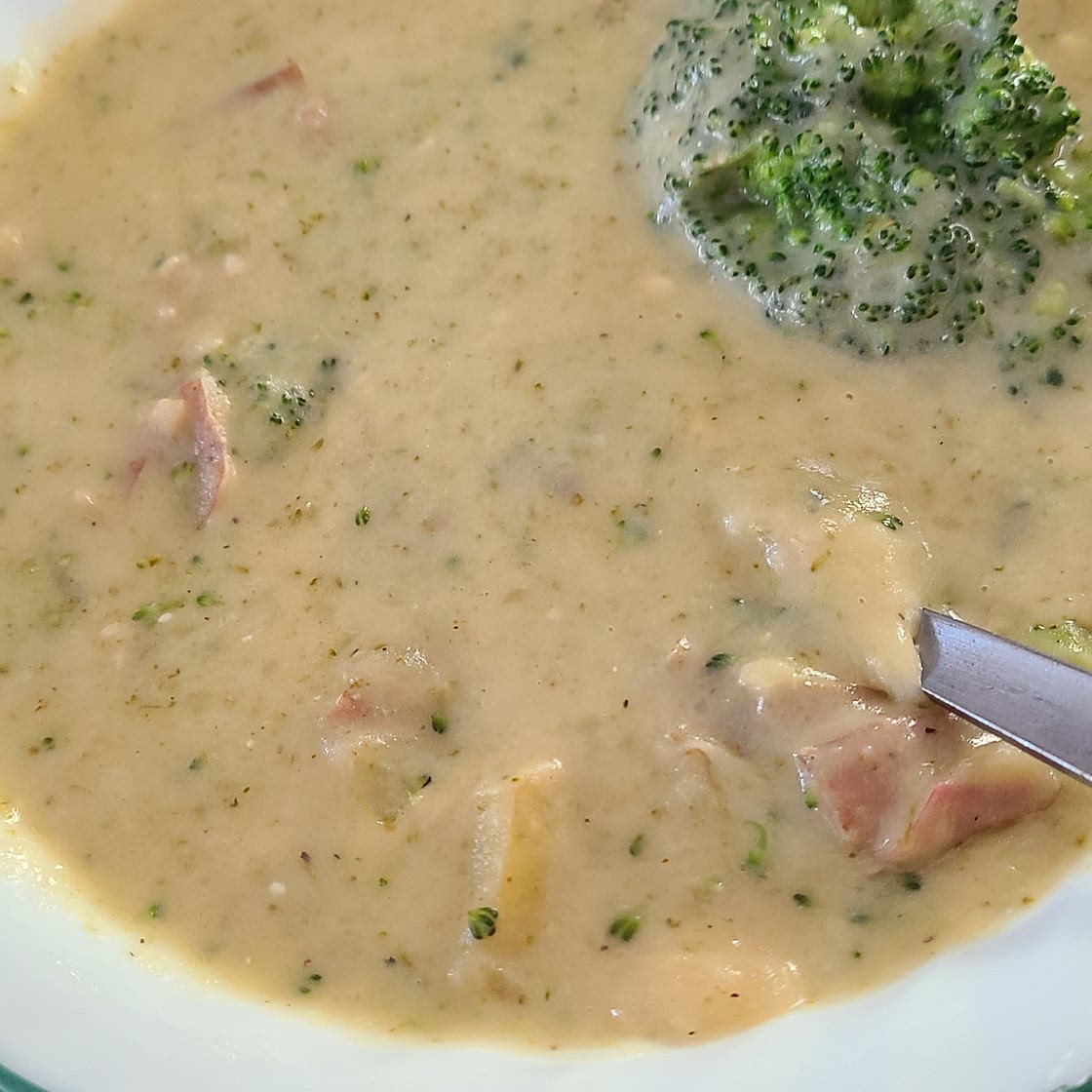 Instant Pot Broccoli Cheese Potato Soup