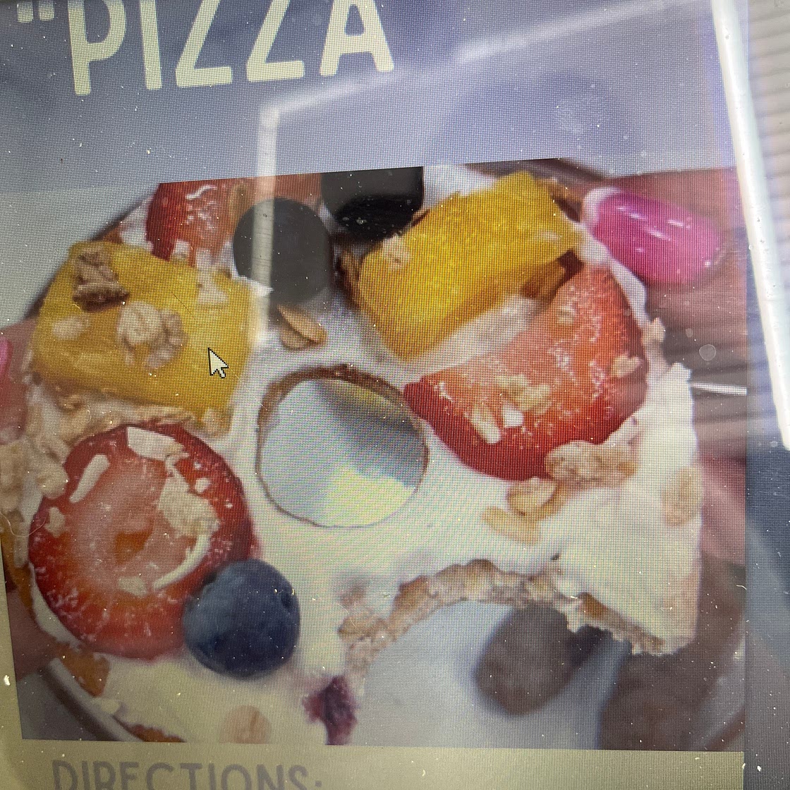 Fruit pizza