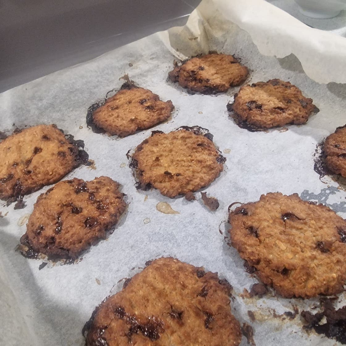 3 Ingredient Chocolate Chip Oat Cookies