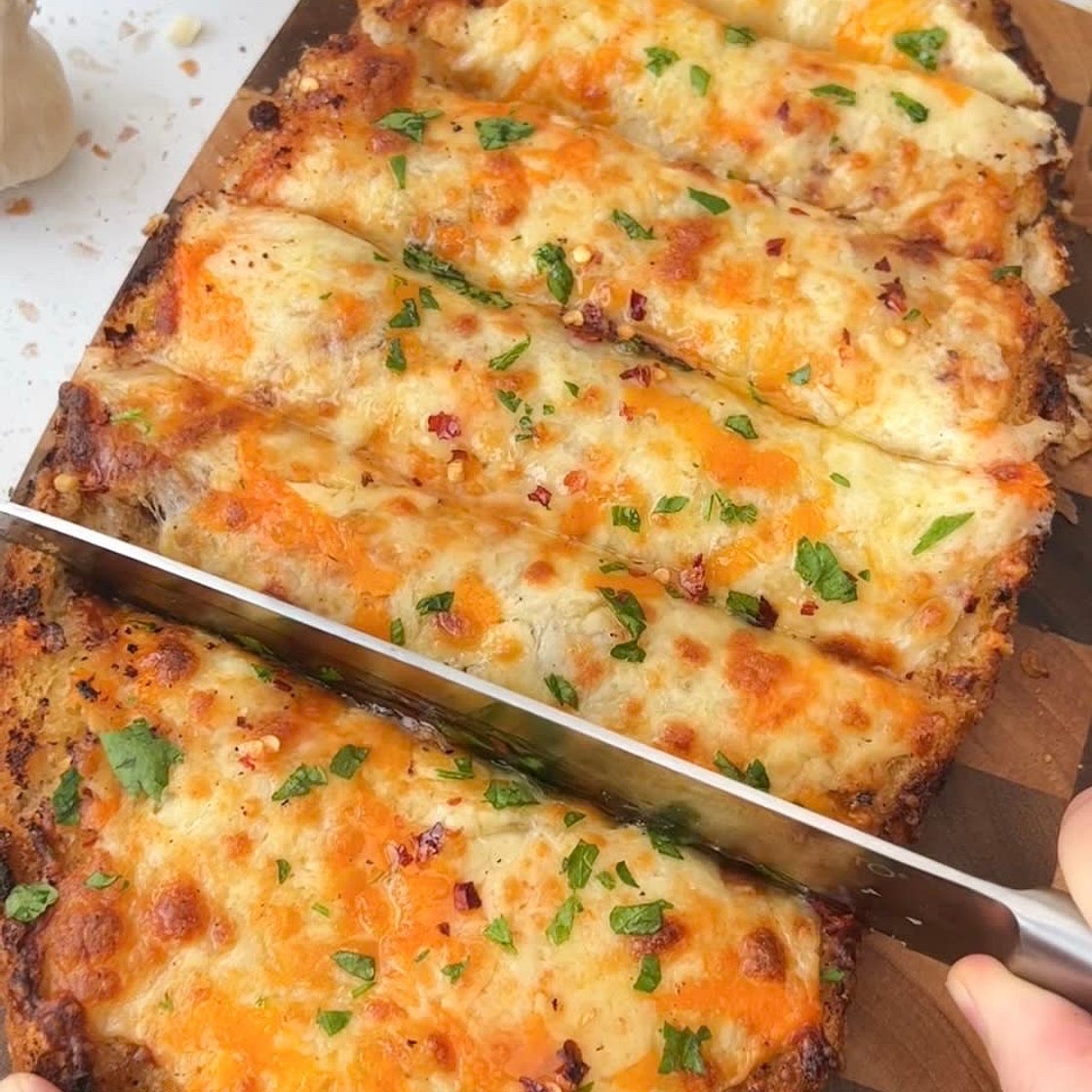 Cheesy Garlic Bread 