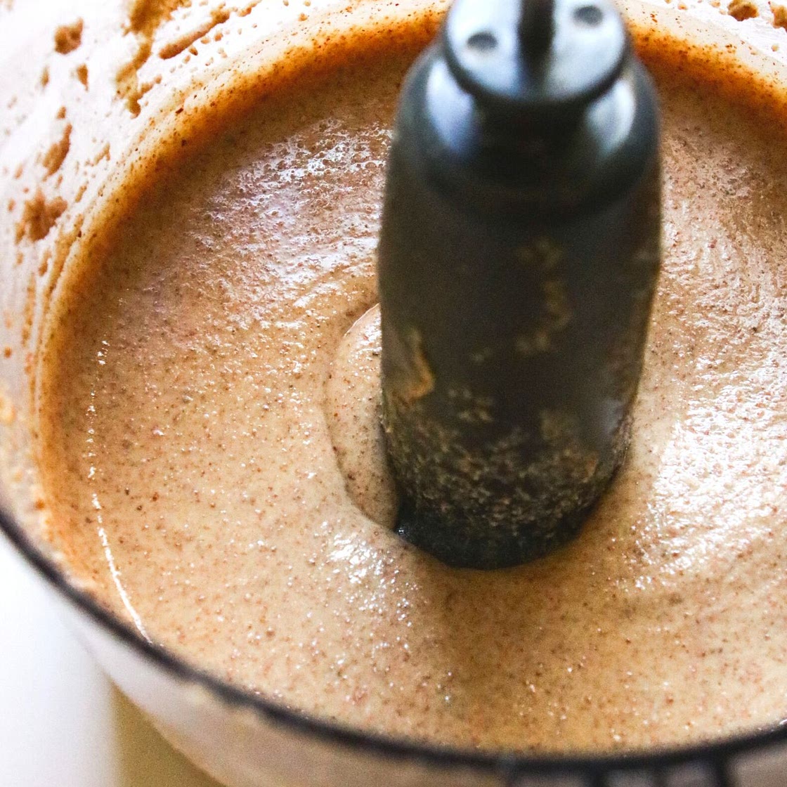 How to Make Super Creamy Almond Butter (Just 1 Ingredient!!)