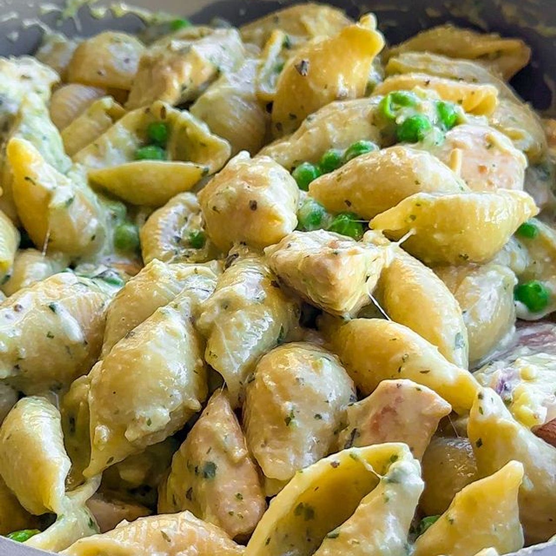 Day 5 One Pan Cheesy Chicken Pesto Pasta