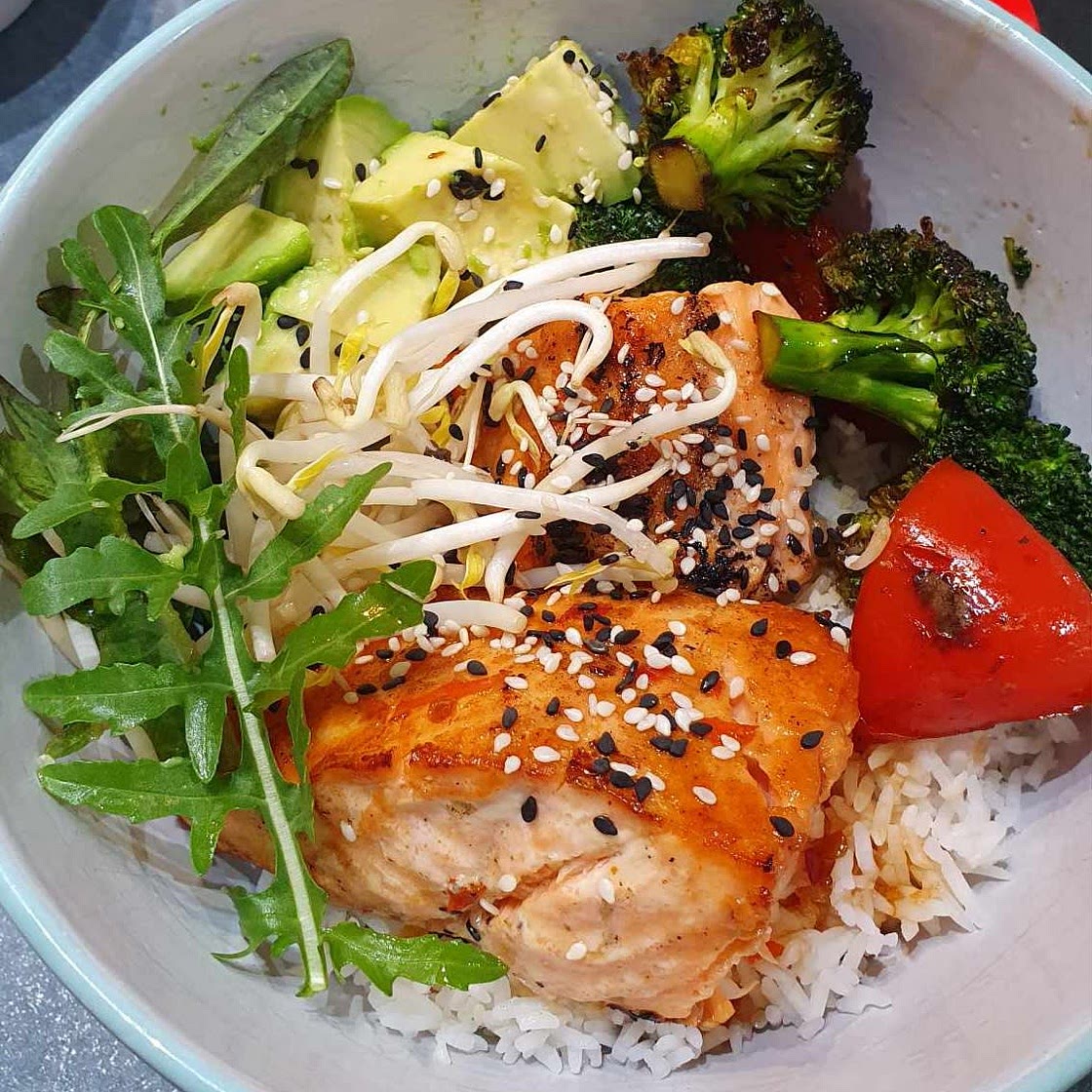 Salmon poke bowl
