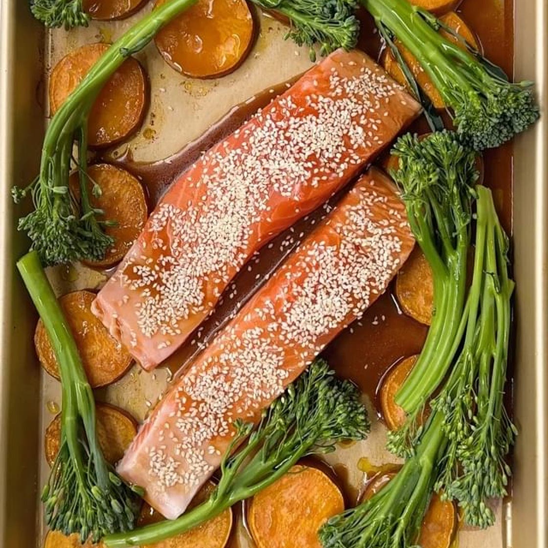 ONE PAN JAPANESE-INSPIRED SALMON ✨