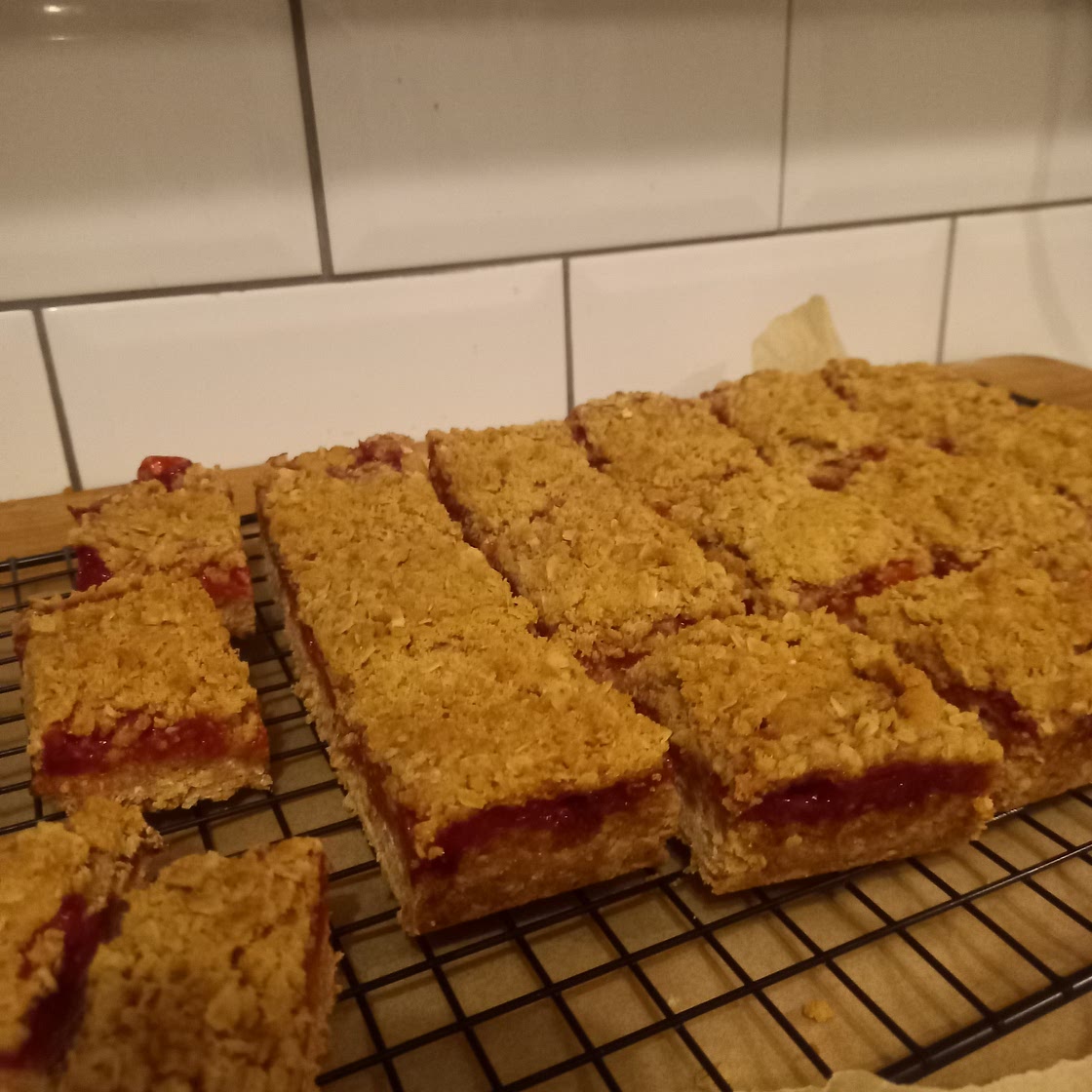 Raspberry crumble bars
