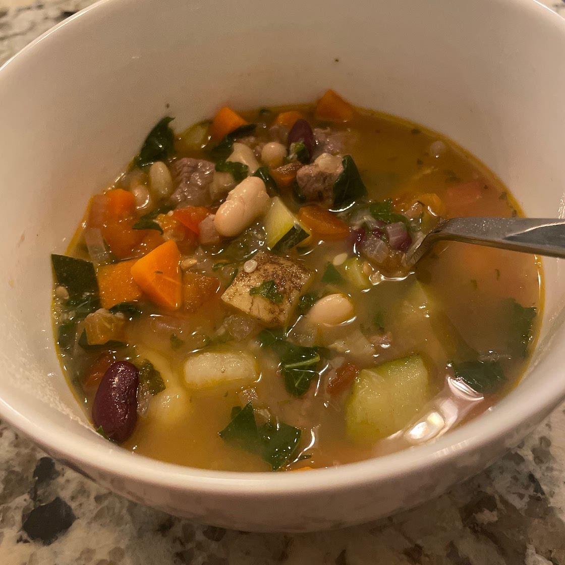 SIMPLE, HEALTHY MINESTRONE SOUP
