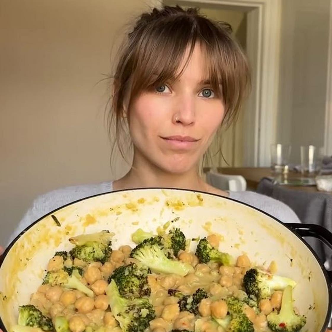 Cheesy chickpeas and roasted broccoli, this was a real comfort! 
