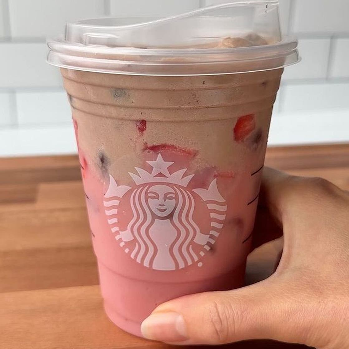 STARBUCKS PINK DRINK WITH CHOCOLATE COLD FOAM 🍓🍫💕