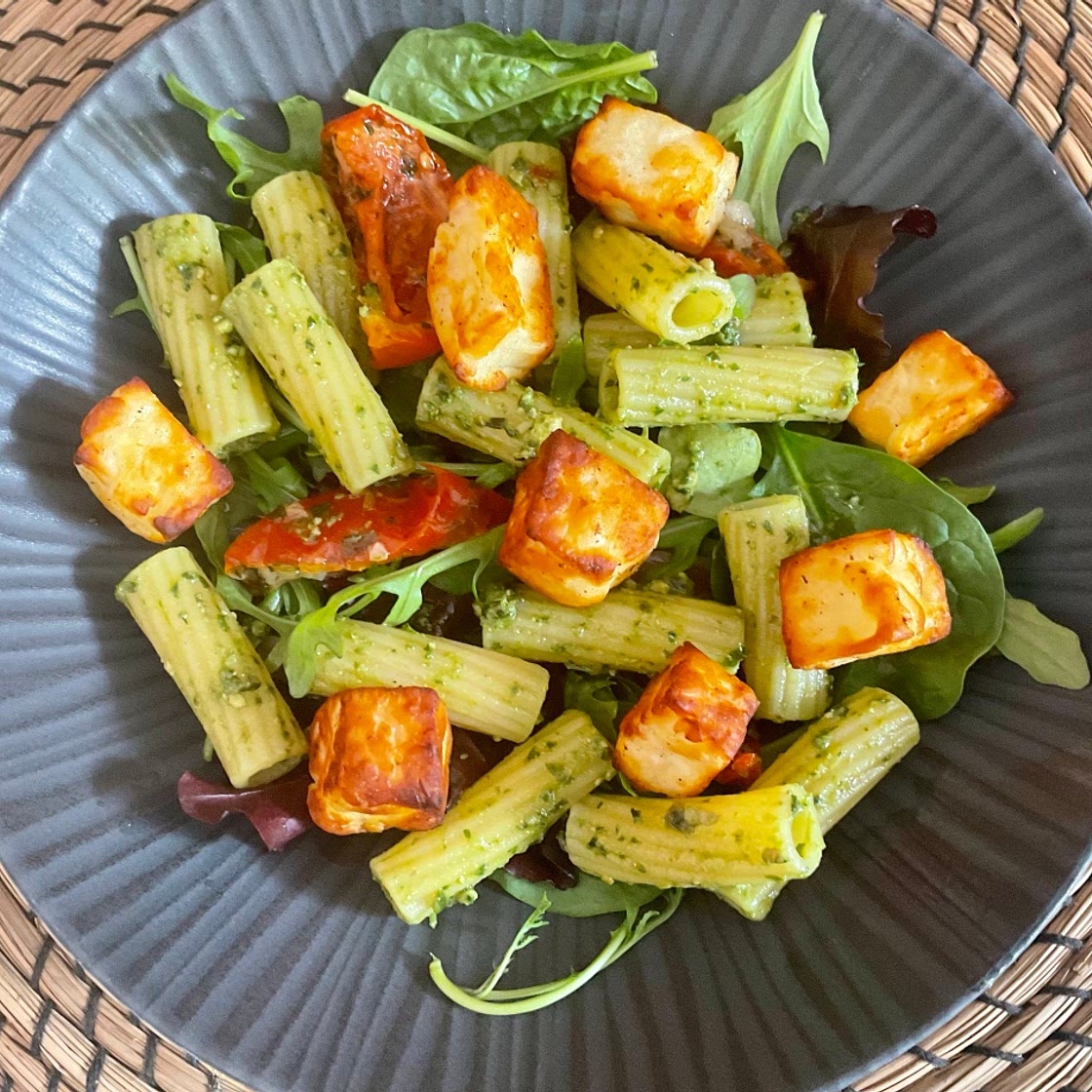 Air Fryer Halloumi and Pesto Pasta Salad