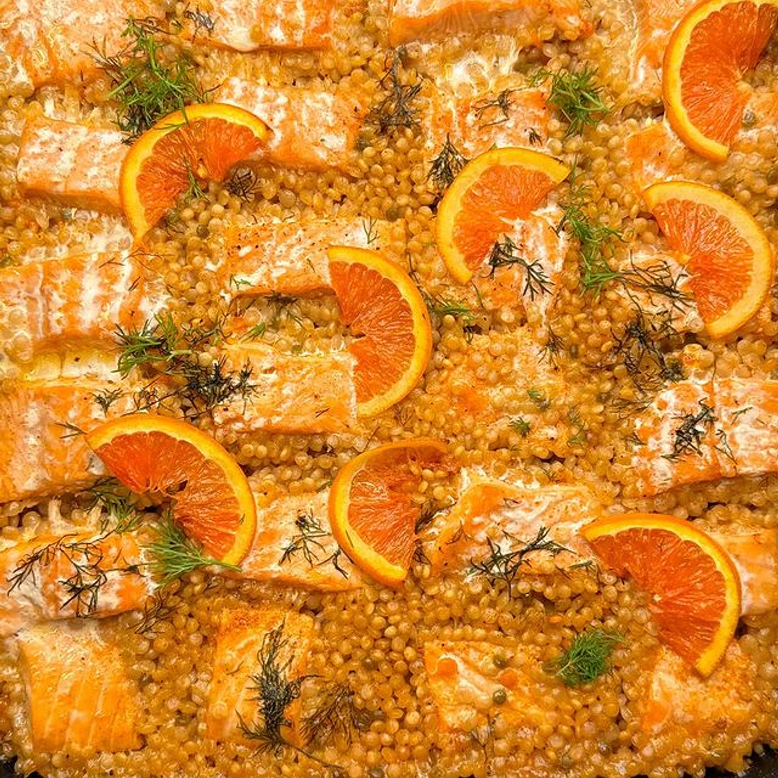 One pan Ptitim and Salmon