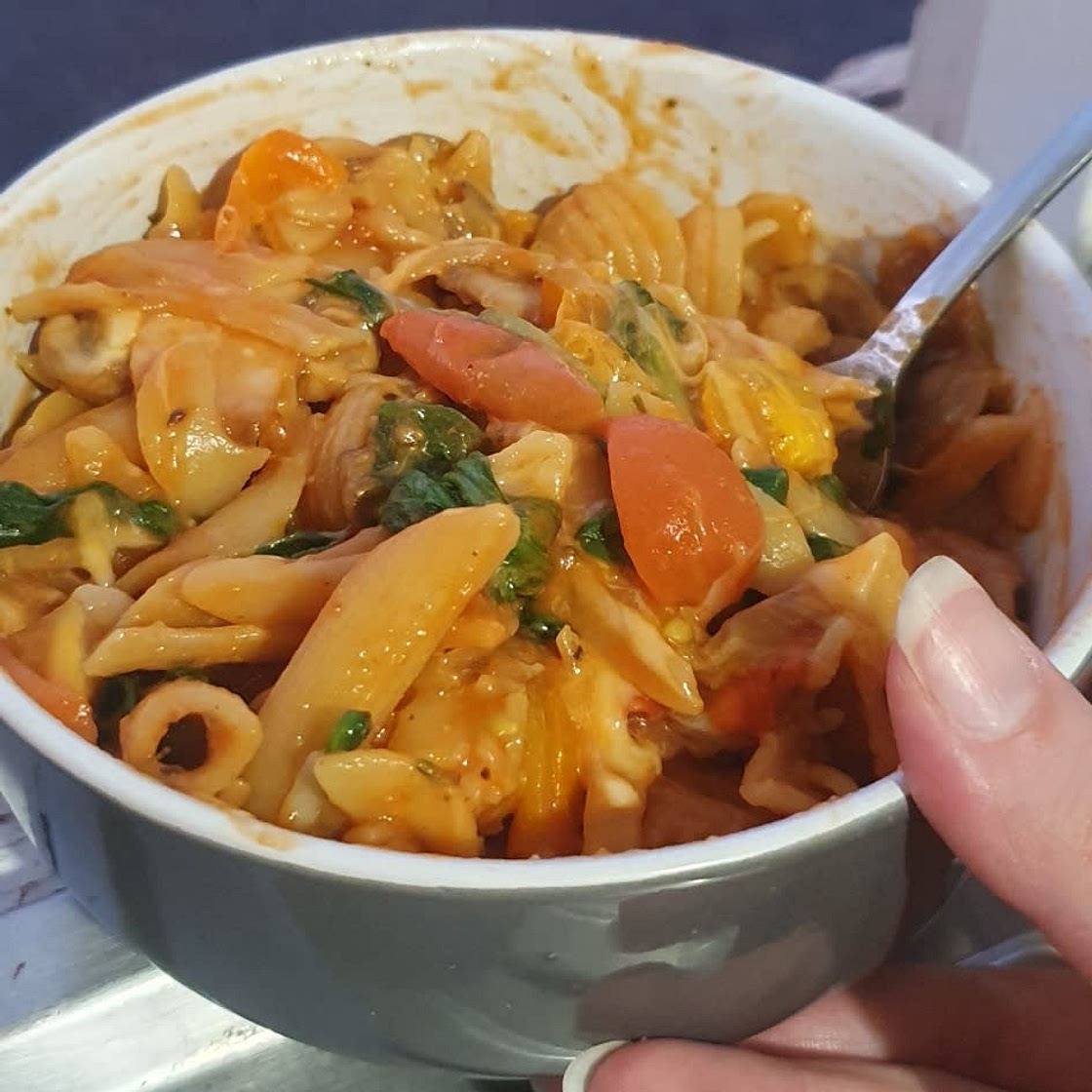 Quick Pasta with Tomatoes, Mushrooms and Spinach