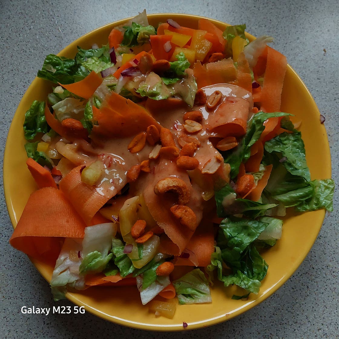 Thai peanut crunch salad