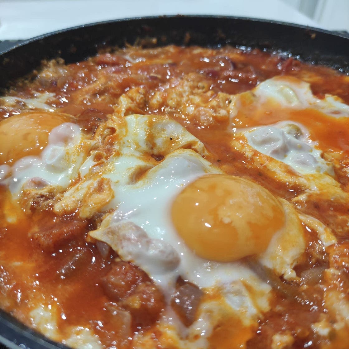 Huevos al Purgatorio con Chistorra