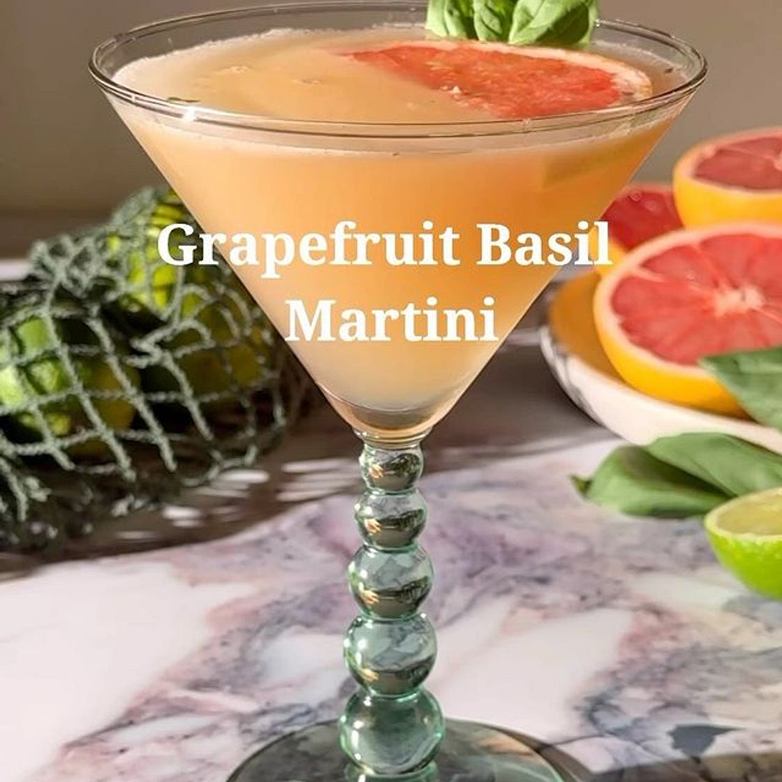 Grapefruit Basil Martini 🌱
