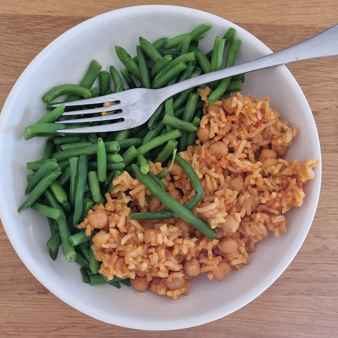 Riz aux pois chiches à la tomate et au cumin