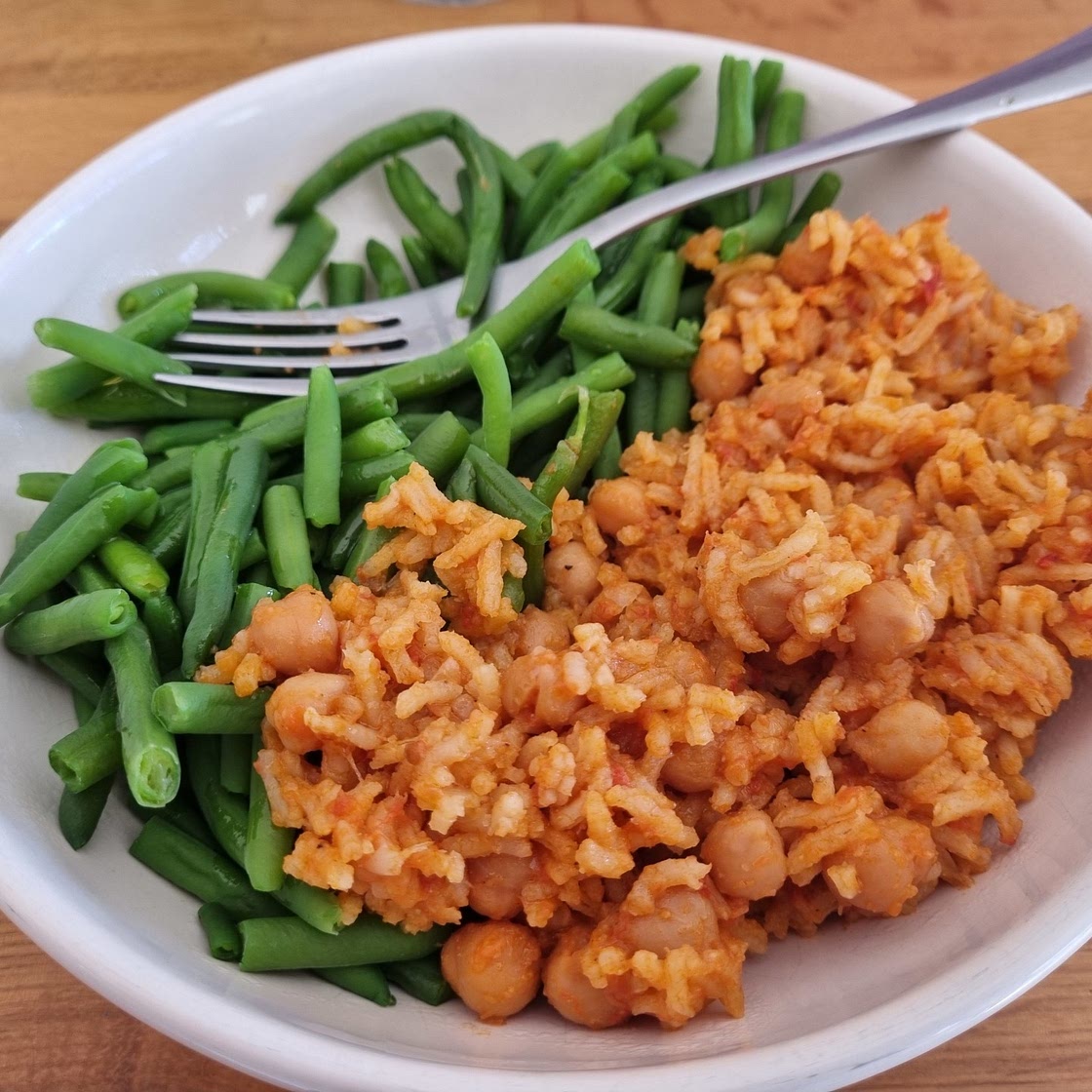 Riz aux pois chiches à la tomate et au cumin