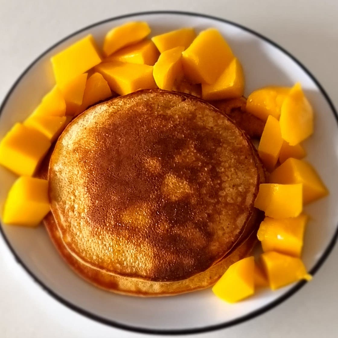 Healthy banana pancakes
