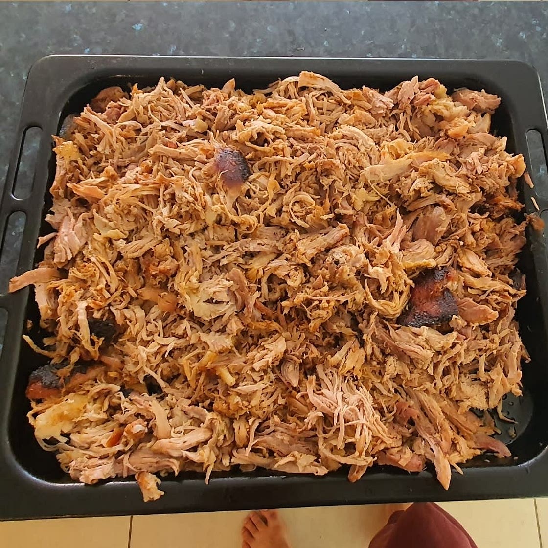 Pulled Pork with BBQ Sauce - easy slow cooker recipe