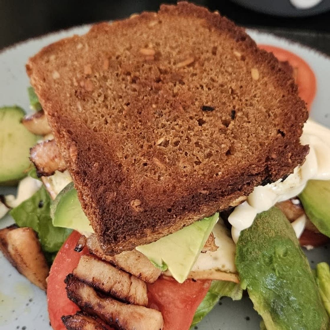 Hähnchen Avocado Sandwich