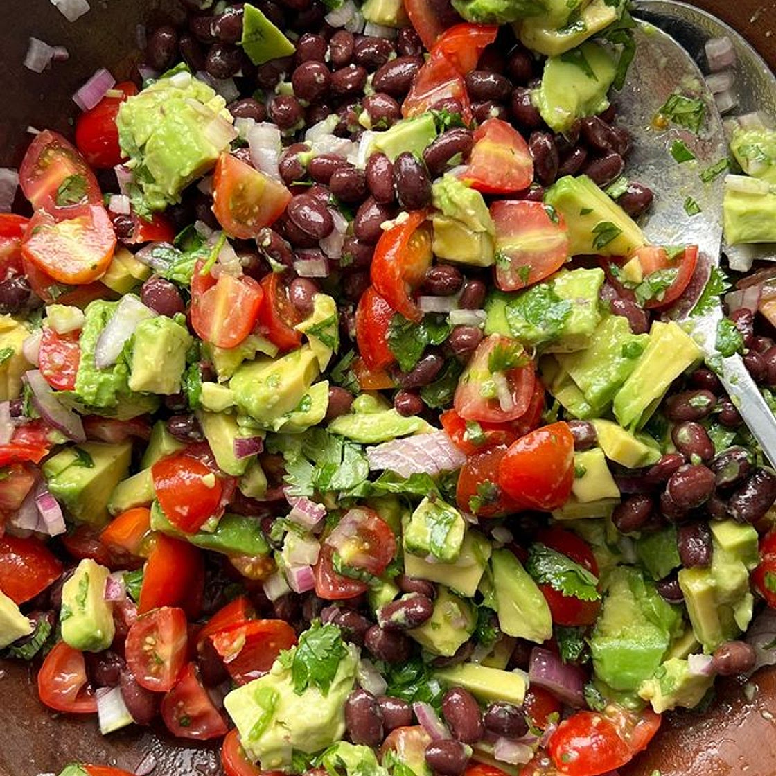 Black bean and avocado salad 🥑