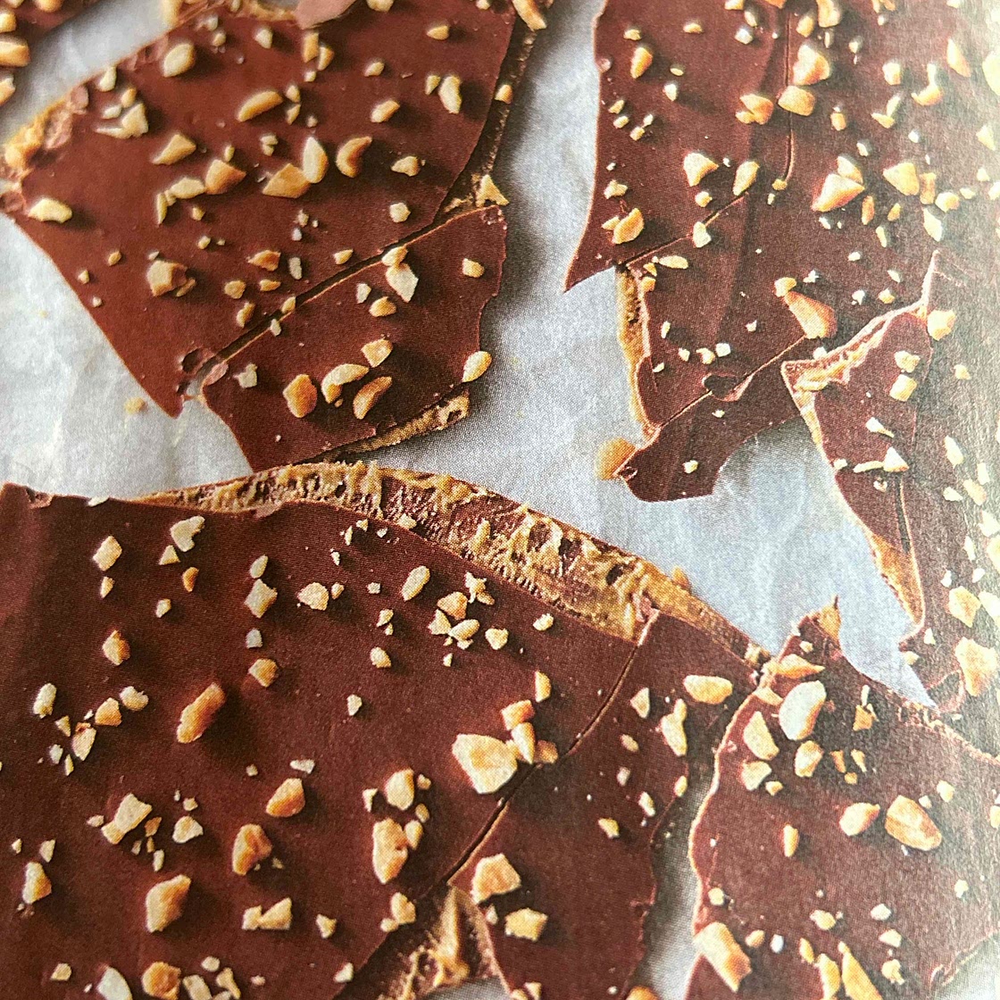 Crunchy choc and peanut butter bark