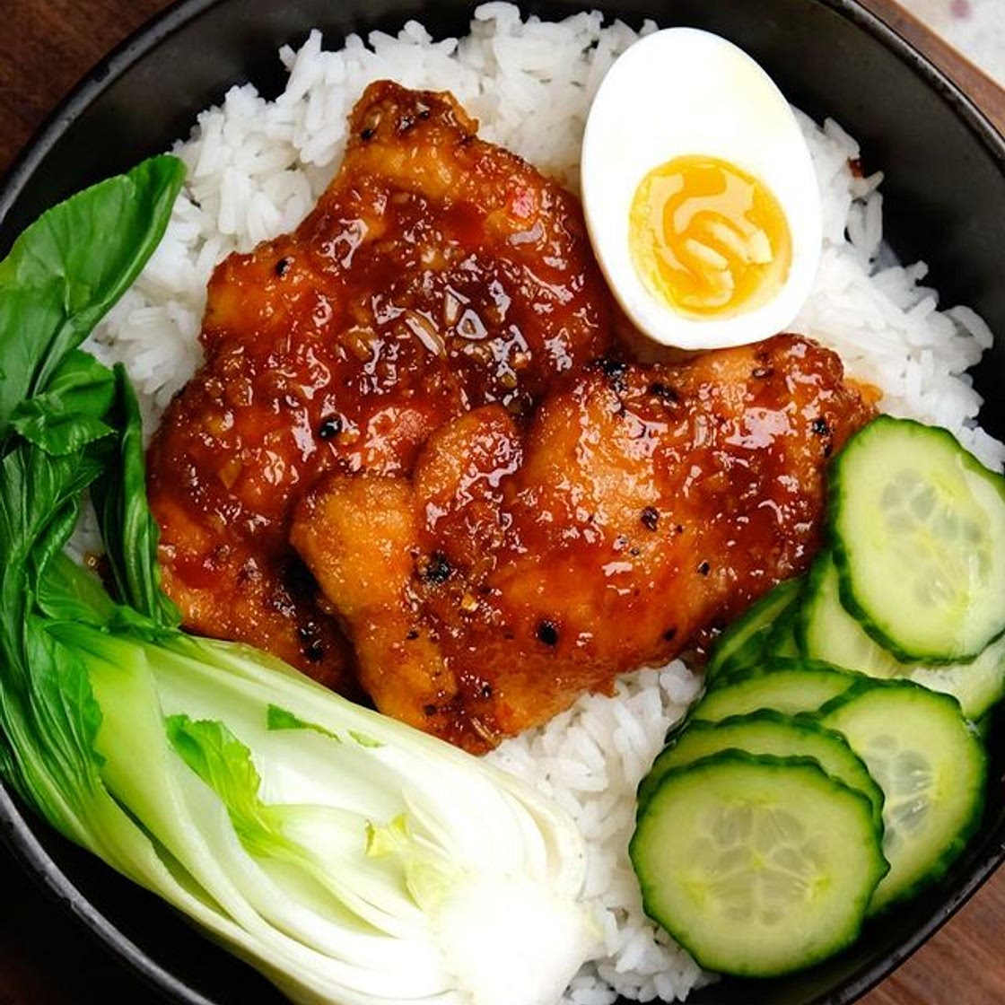 Garlic Ginger Chicken Rice Bowl
