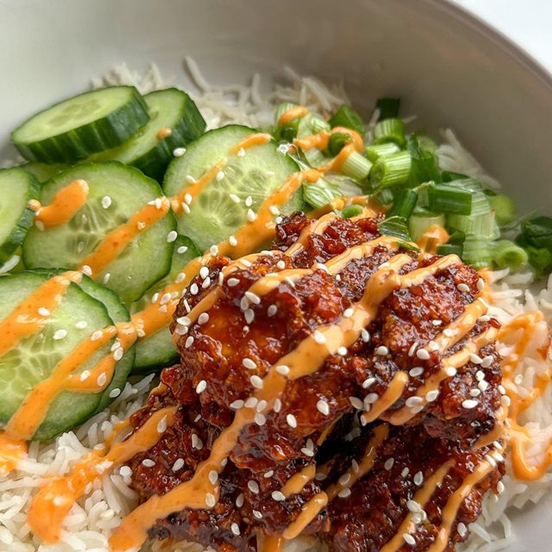 AIRFRYER Crispy Gochujang Chicken Rice Bowls