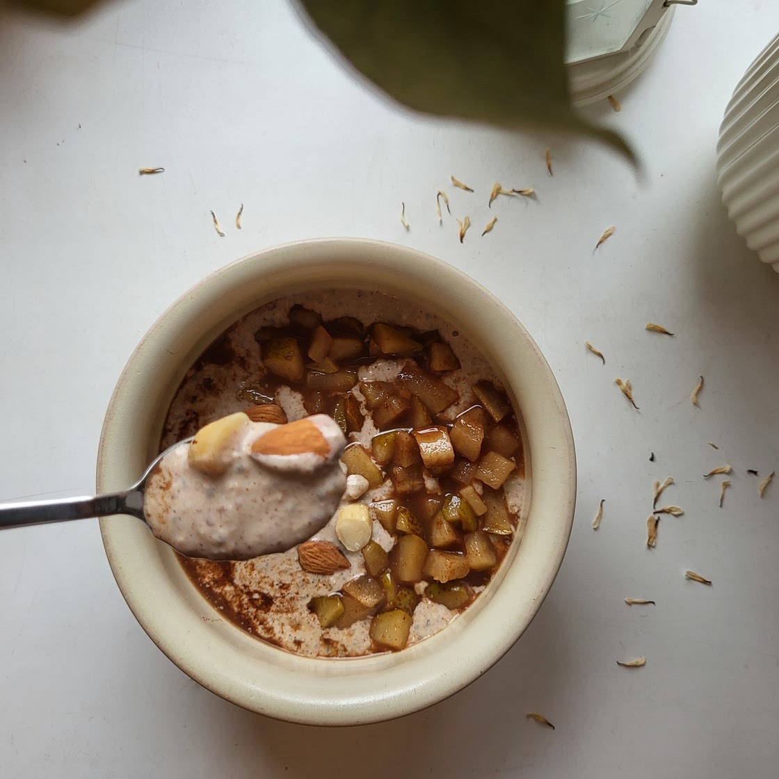 Chai pears overnight oats