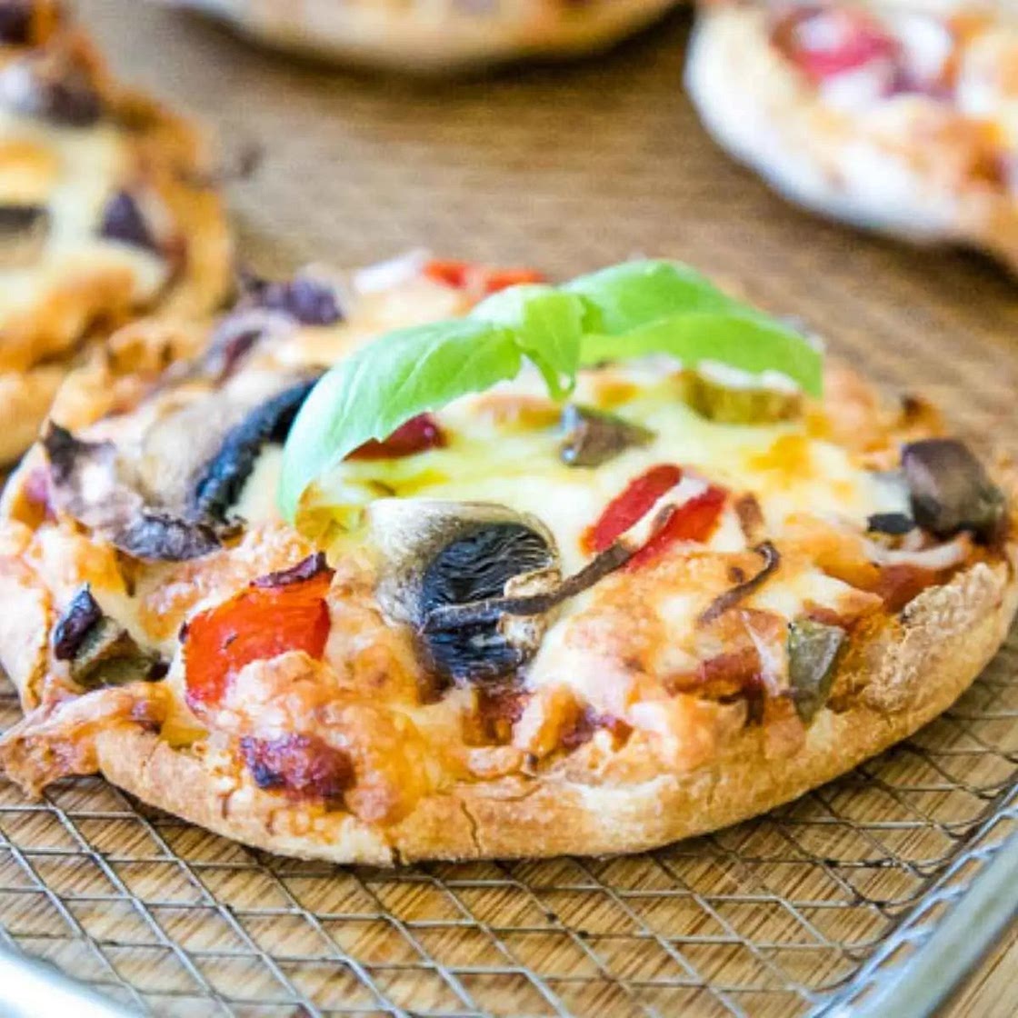 Vegetarian Pizza with Salad
