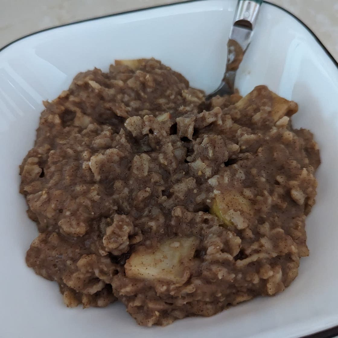 Metabolism Boosting Apple Pie Oatmeal