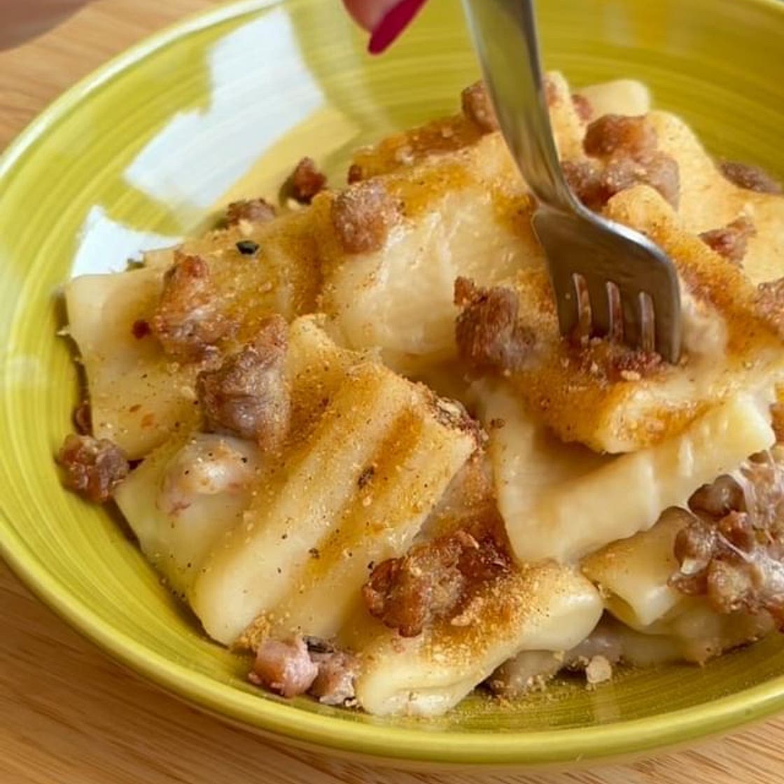 PACCHERI CON CREMA DI PATATE, SALSICCIA E SCAMORZA AFFUMICATA ✨ 