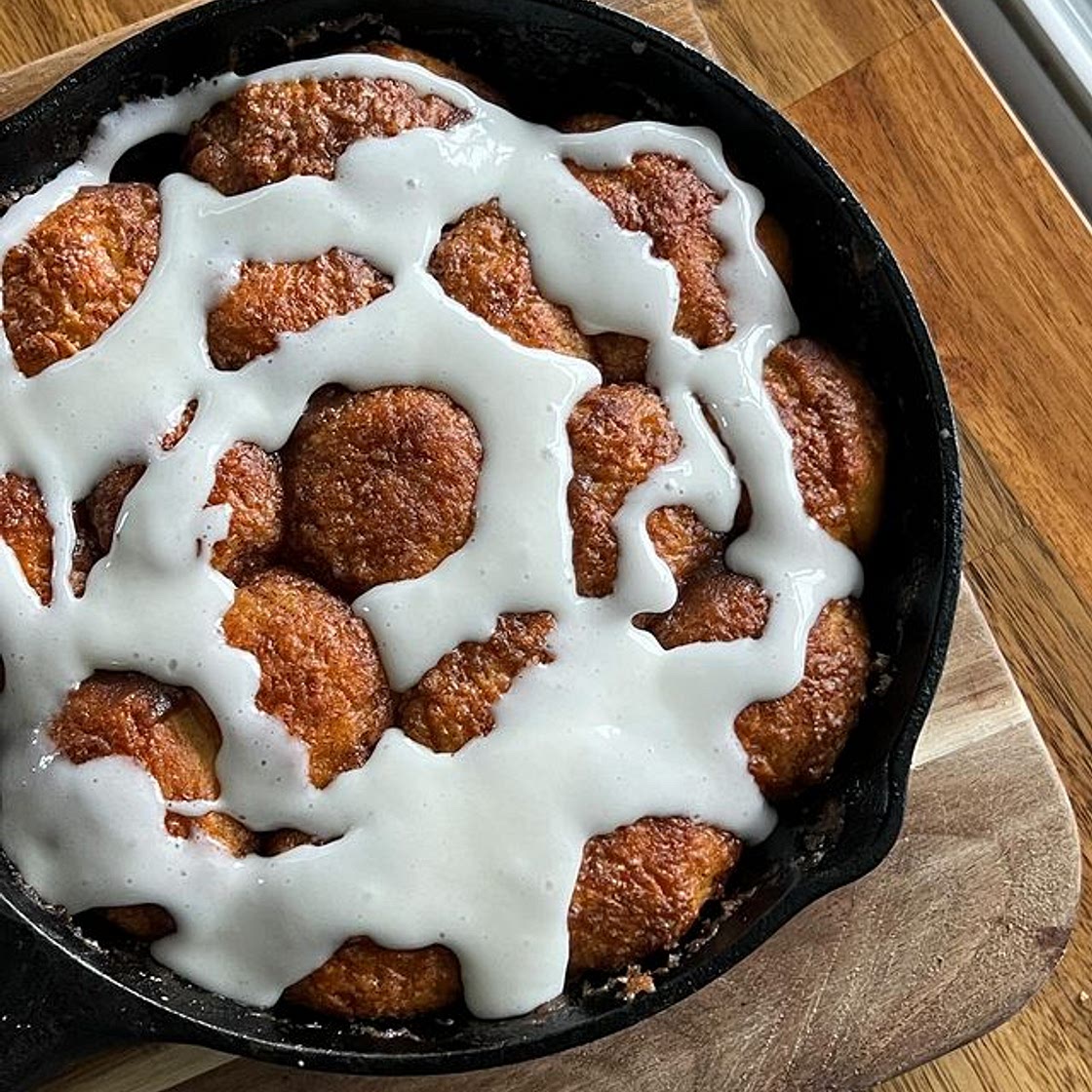 SKILLET CINNAMON ROLL CENTERS