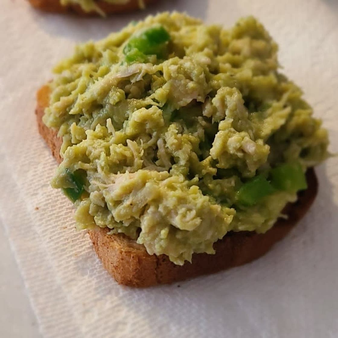 Venezuelan Avocado Chicken Salad: No Mayo