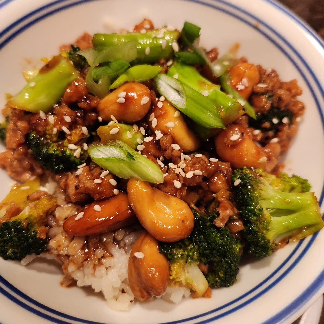 D'licious Crispy Cashew Chicken