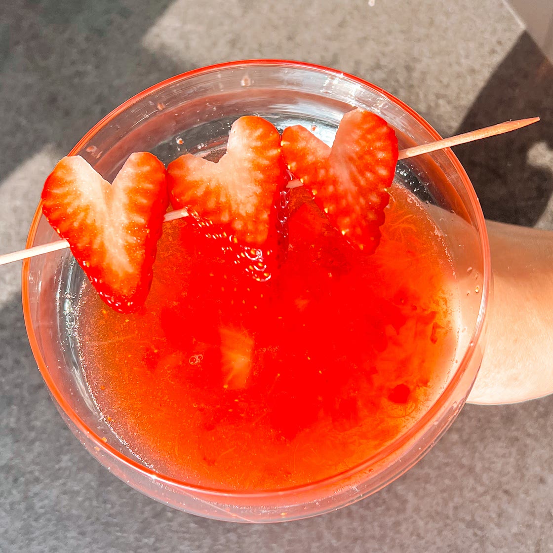 STRAWBERRY MARTINI