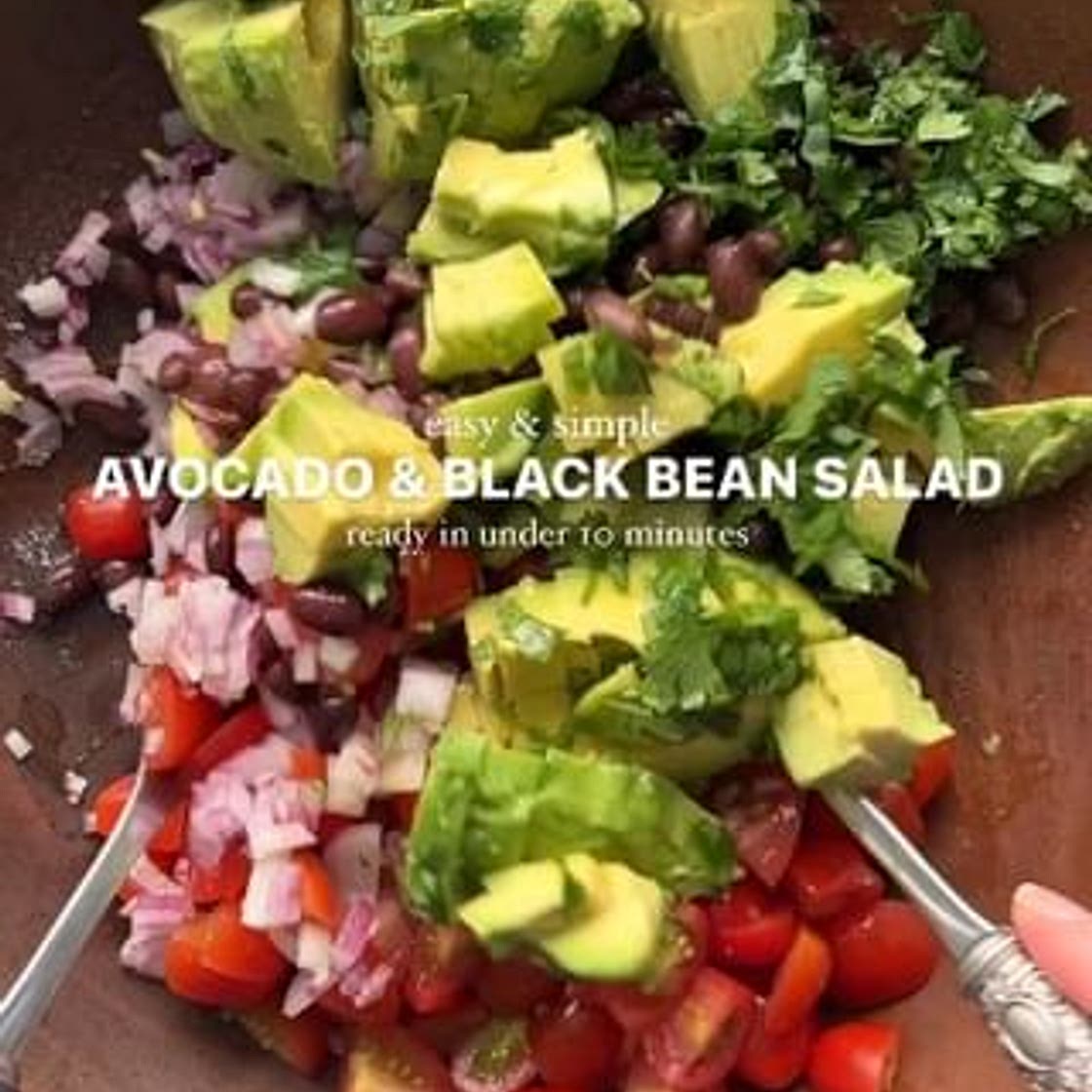 Black bean and avocado salad 🥑